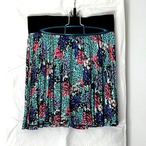 H&M skirt, floral, size 8
